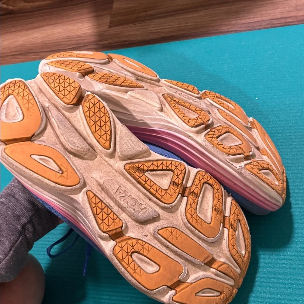 Hoka Bondi Blue and Pink running Shoes - Picture 4 of 6